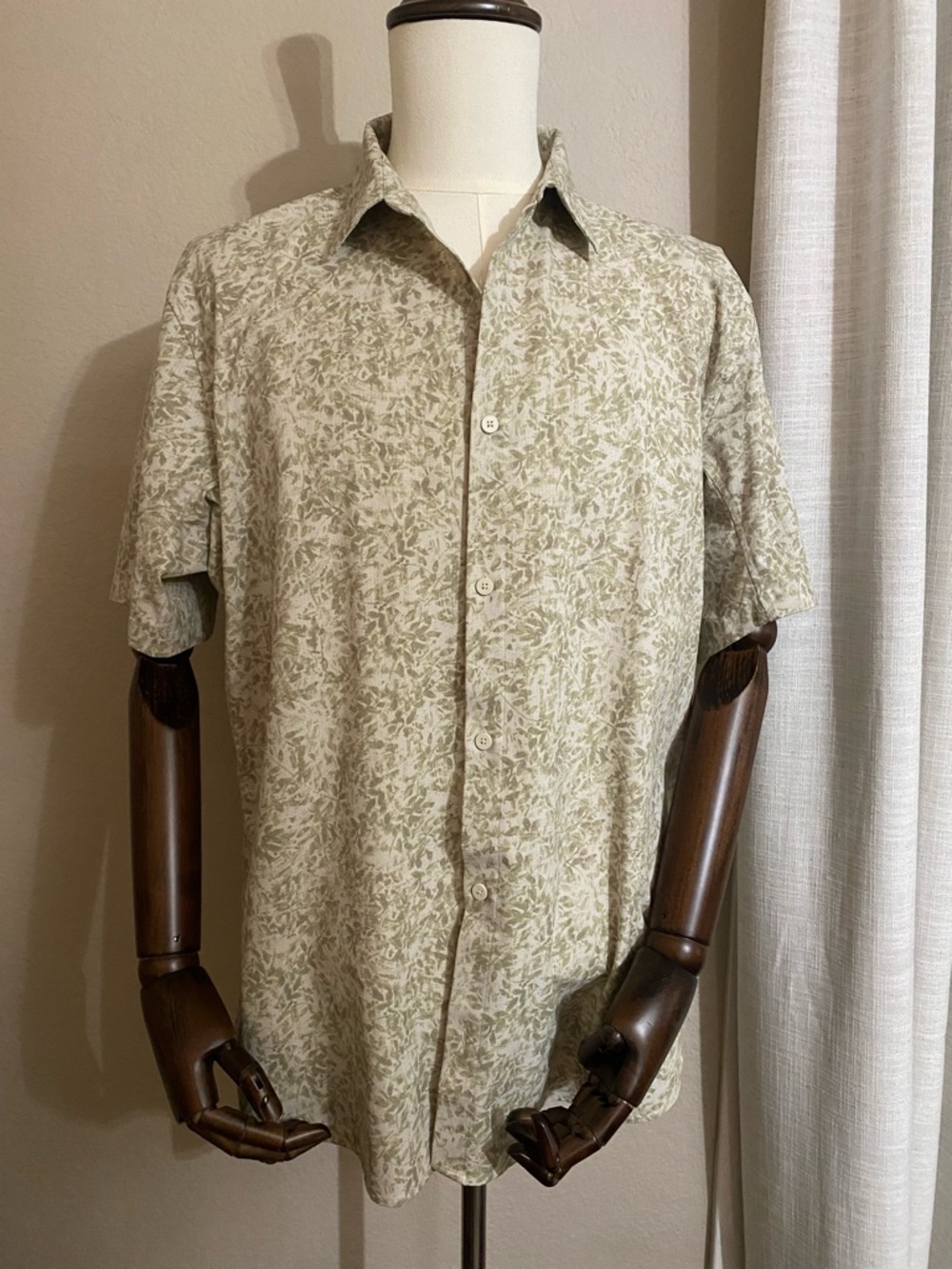Lululemon Short-Sleeve Button-Up Shirt in Green Print